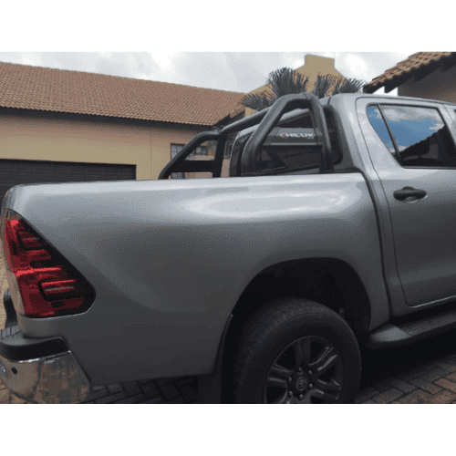 Toyota Hilux GD6 Black Roll Bar with branded Side Tubes (2016 to 2024) – MAXE Bromvoel