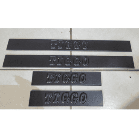 Tiggo 4 Scuff Plate Black Bromvoel