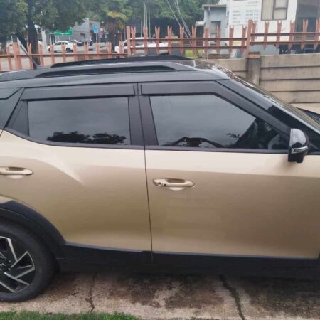 Mahindra XUV 3x0 weather sheilds bromvoel
