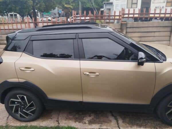 Mahindra XUV 3x0 weather sheilds bromvoel