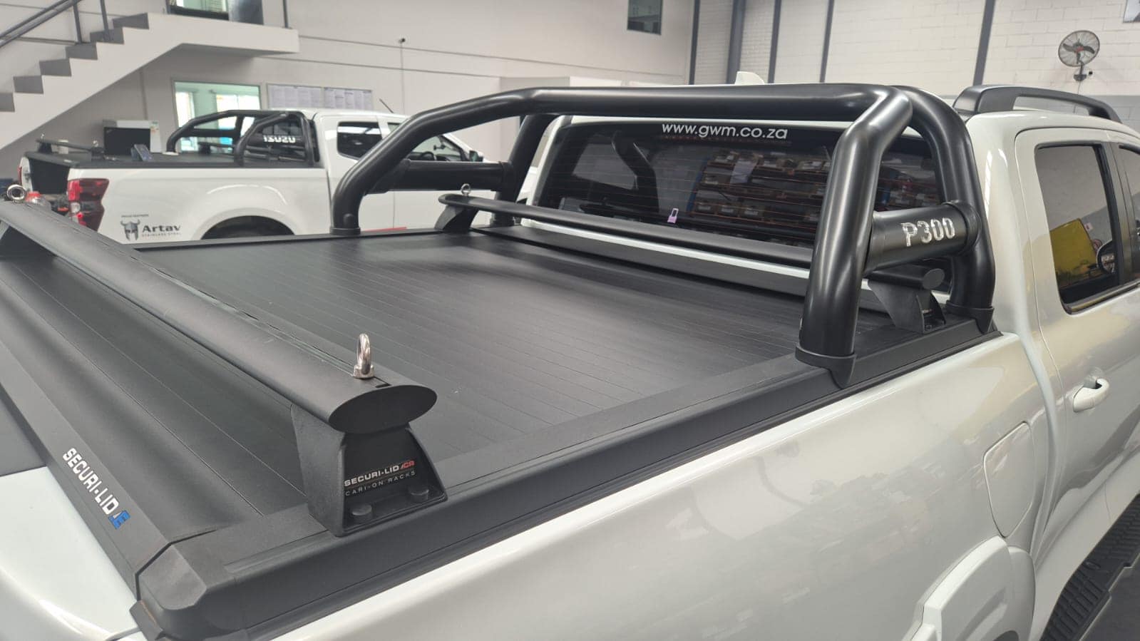 GWM P300 Securi Lid Sports Bar Double Cab Black - Image 2